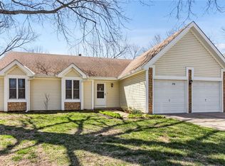 1701 S Kiowa Dr, Olathe, KS 66062
