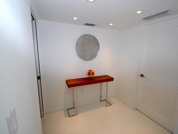 5th image of 401 Ocean Dr APT 1125