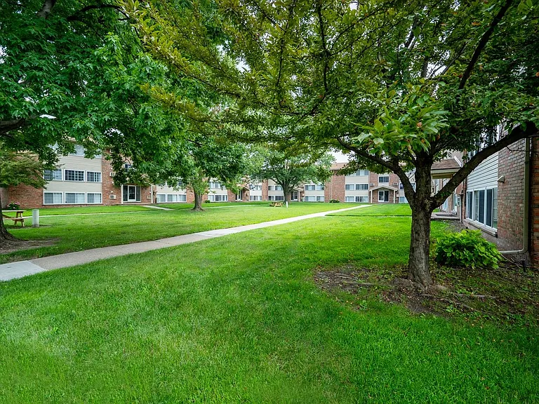 Cove on 10 - Warren, MI — Photo 17