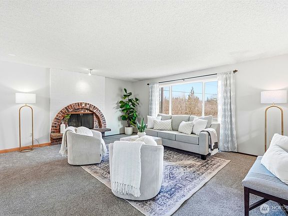 3rd image of 9926 59th Drive NE