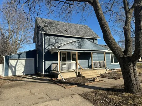 211 Walnut Ave, Woodward, IA 50276