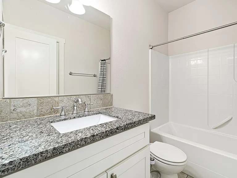 7663 S 132nd St — Photo 13
