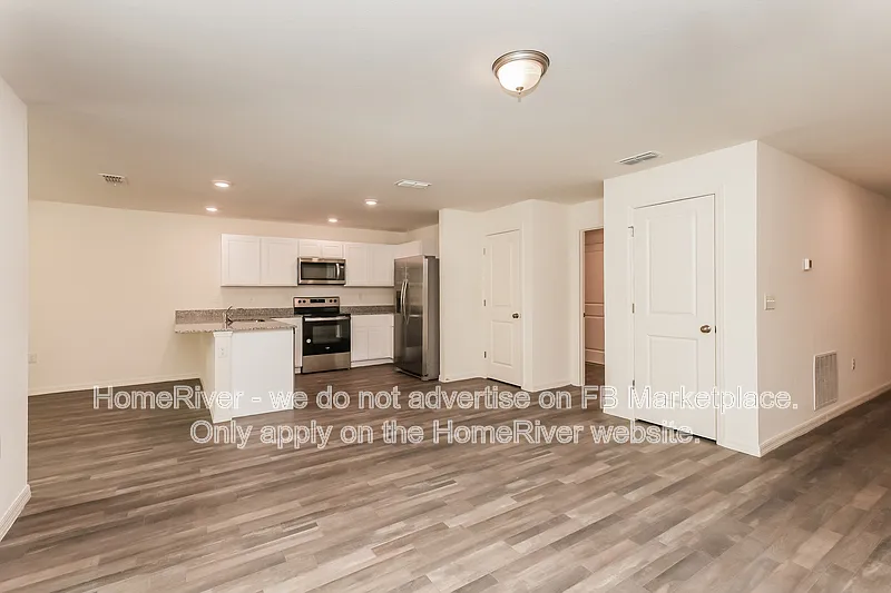 3 bed, 2.0 bath, 1272 sqft, $1,895 — Photo 2