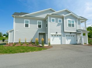 101 E Genesee Pointe Dr, West Henrietta, NY 14586