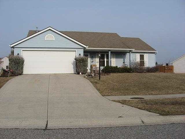 2nd image of 220 Cranberry Run
