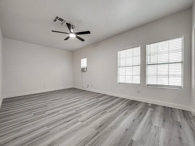 7724 Rye Canyon Dr — Photo 31