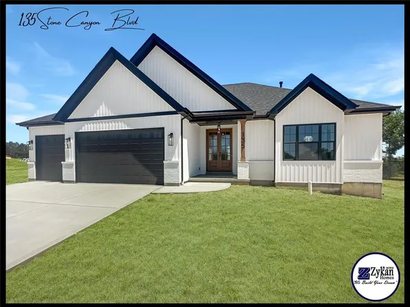 135 Stone Canyon Blvd, Foristell, MO 63348