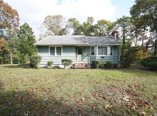 31 Saint James Rd, Lake Grove, NY 11755