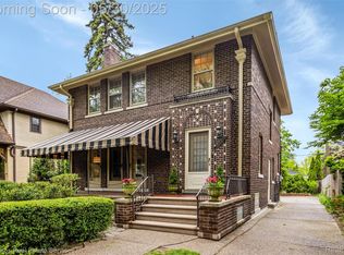 1377 Bishop Rd, Grosse Pointe Park, MI 48230