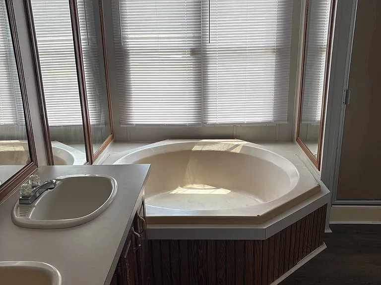 300 Pearl St #9 — Photo 7