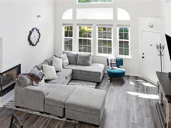 5th image of 108 Spoon Ct