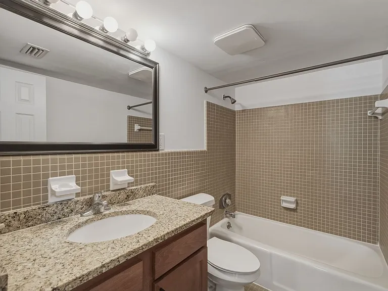 1757 El Camino Rd #4 — Photo 23