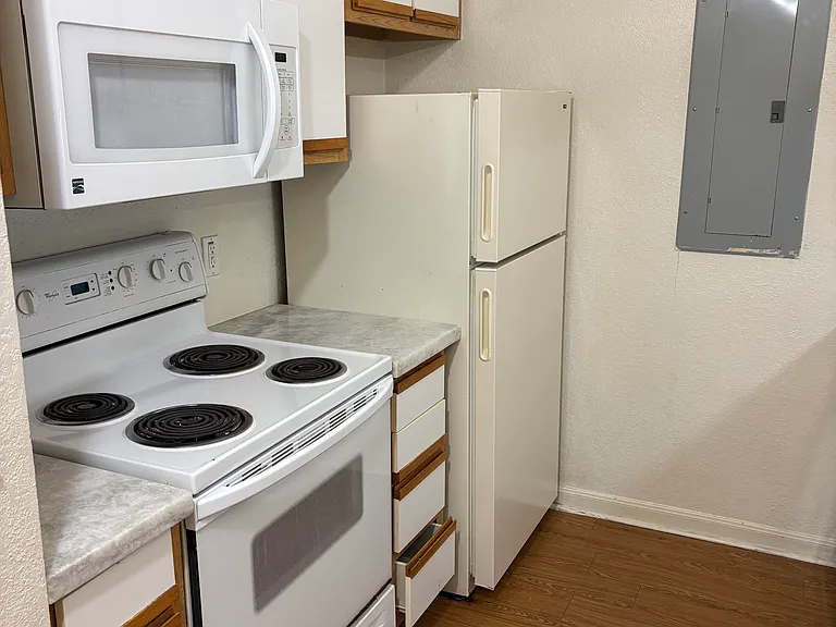 515 Southwest Pkwy #103 — Photo 23