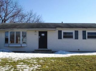 1515 Cherry Hills Rd, Bettendorf, IA 52722