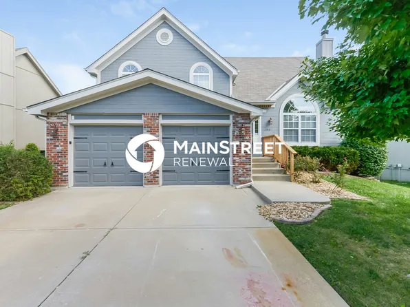 203 N Highland Dr, Raymore, MO 64083