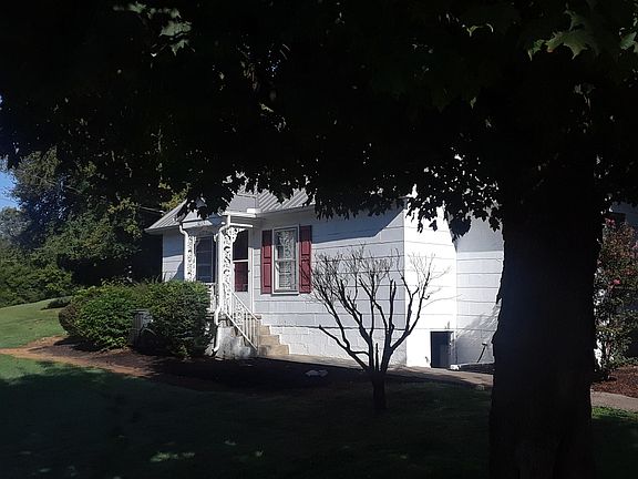 3rd image of 4715 Strawberry Plains Pike