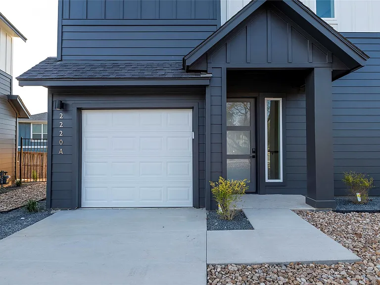 2220 Yellow Jacket Ln #1 — Photo 6