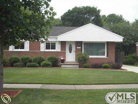 2470 Longmeadow Front.jpg