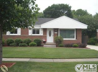 2470 Longmeadow Dr, Trenton, MI 48183