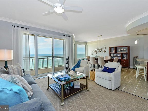 5th image of 2 48th St Unit 709