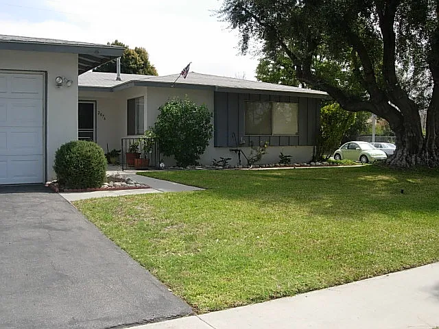 3 bed, 1331 sqft, $3,750 — Photo 2
