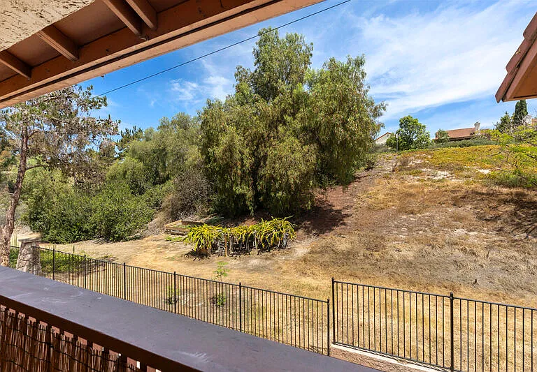 12059 Alta Carmel Ct — Photo 12