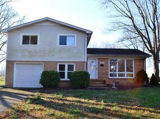 325 E Peach St, Martin, TN 38237