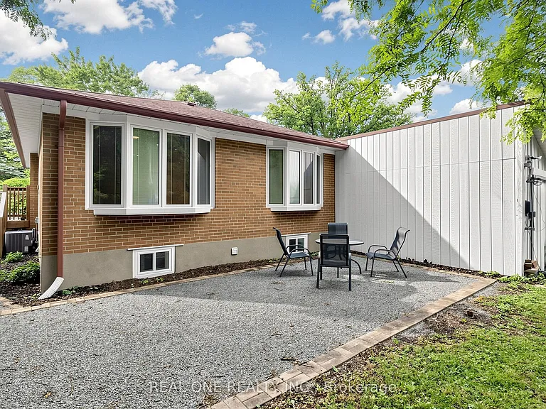 49 Bayview Pkwy #BASEMENT — Photo 26