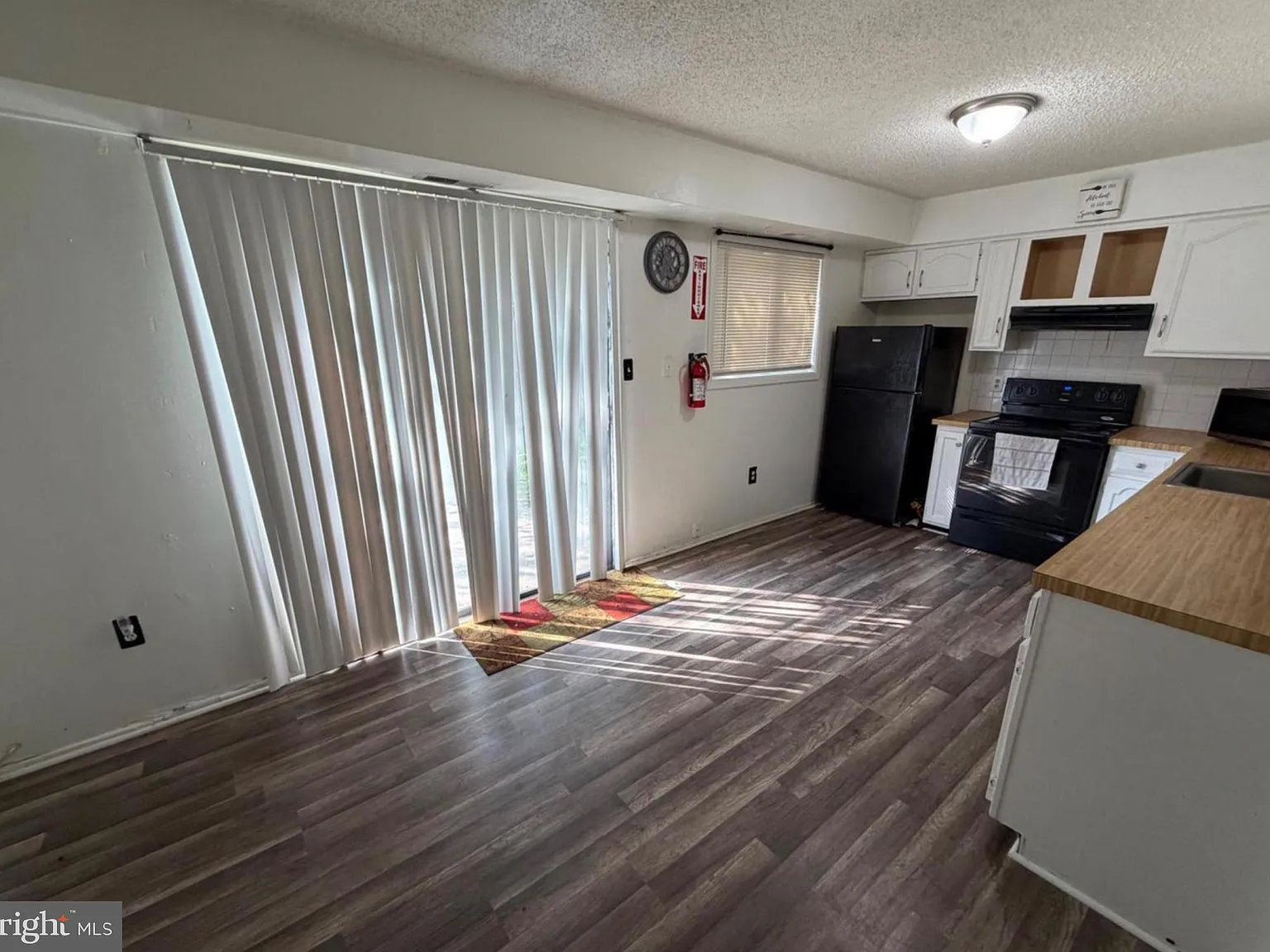 2 bed, 1.5 bath, 1267 sqft, $1,950 — Photo 3