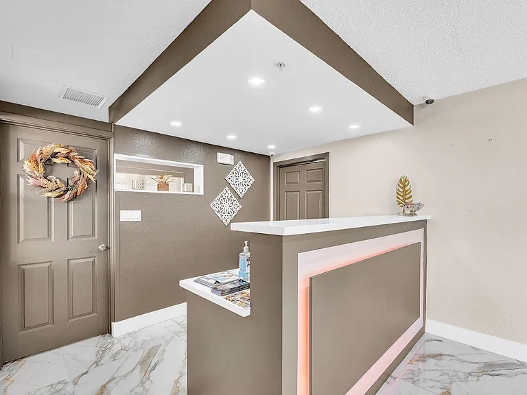 The Amian Residence — Photo 13
