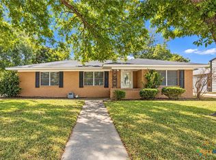 512 N Avenue F, Shiner, TX 77984