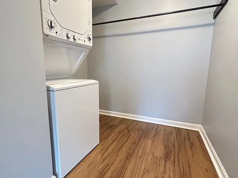 Rowan Place Apartments — Photo 21