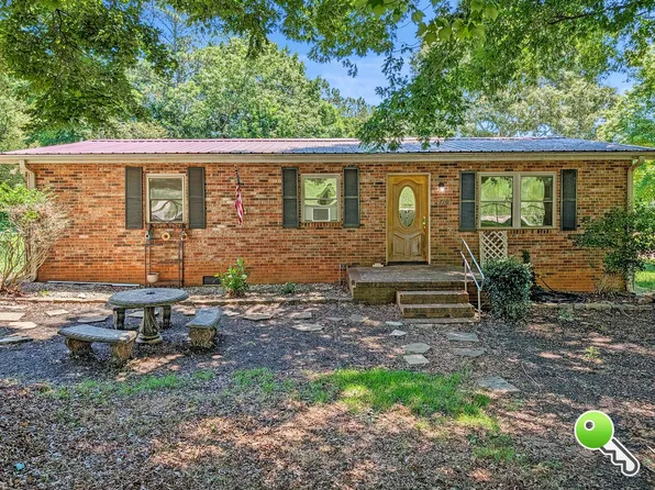 710 Floy Dr, Westminster, SC 29693