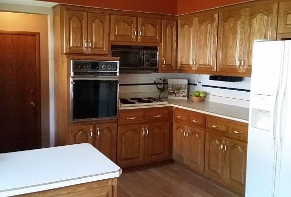2nd image of 10036 W Schlinger Ave