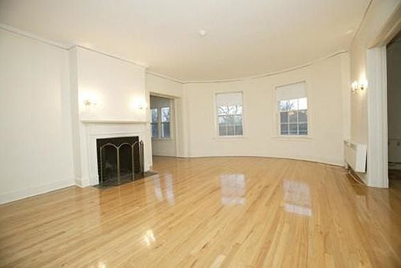 3rd image of 209 Kedzie St APT 3A