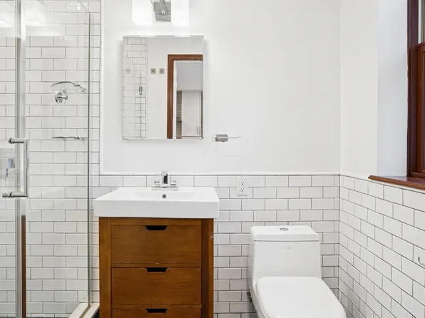 445 Franklin Avenue image 5 of 9