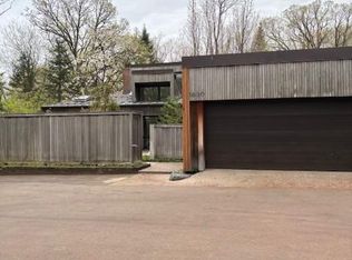 1630 Edgcumbe Rd, Saint Paul, MN 55116