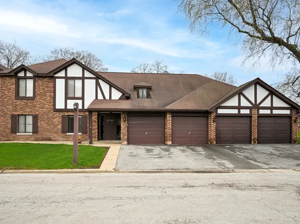 1737 Harrow Ct APT D, Wheaton, IL 60189