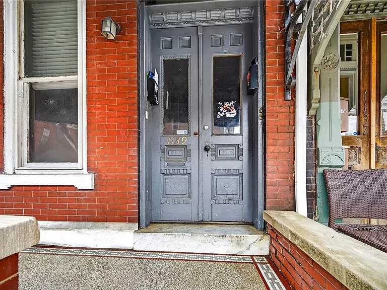 1139 W Linden St — Photo 2