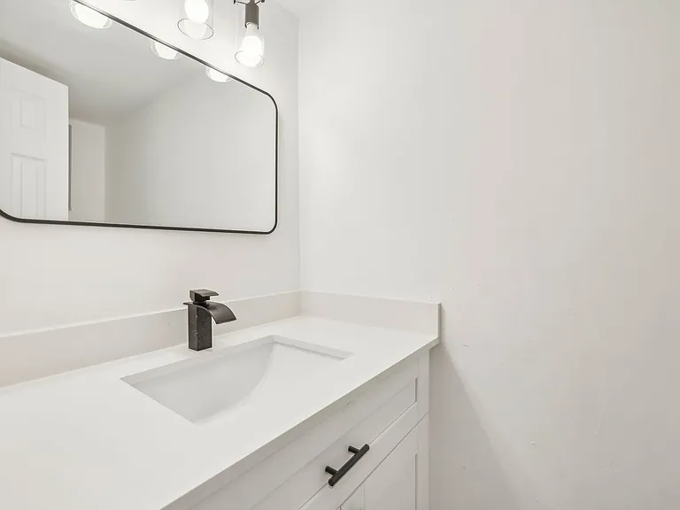 The Oaks Apartments — Photo 87