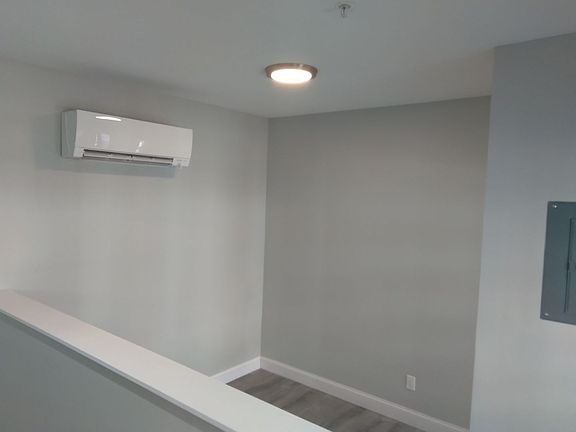 2nd image of 140 Hamilton St #1B