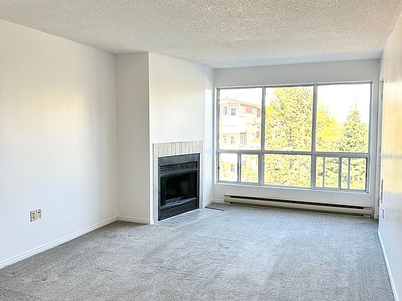 4th image of 130 Bell Farm Rd #312