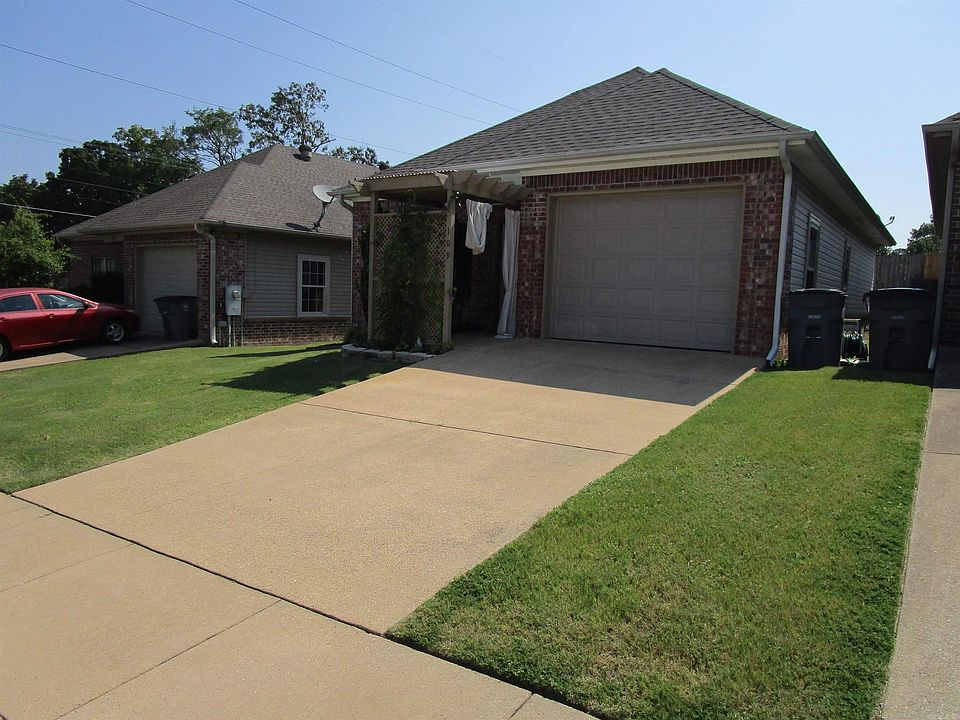 1st image of 109 Lily St