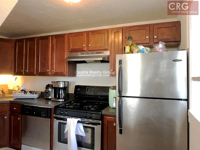 87 Sheridan St #4 — Photo 3