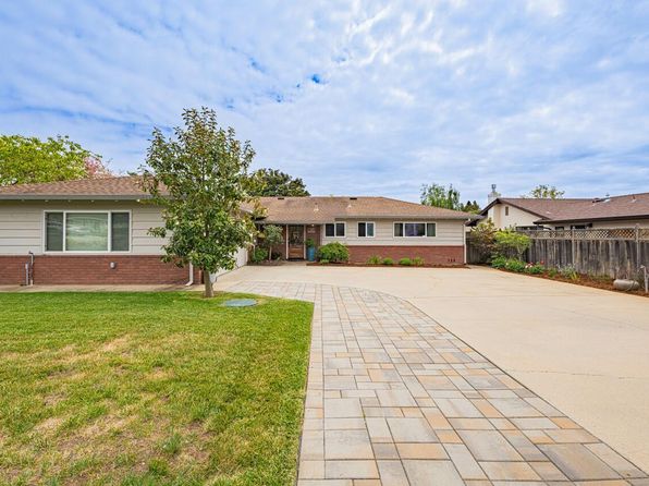 29 Karen Dr, Watsonville, CA 95076