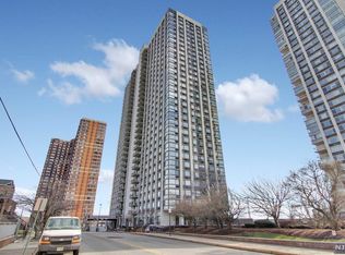 200 Old Palisade Rd APT 5G, Fort Lee, NJ 07024