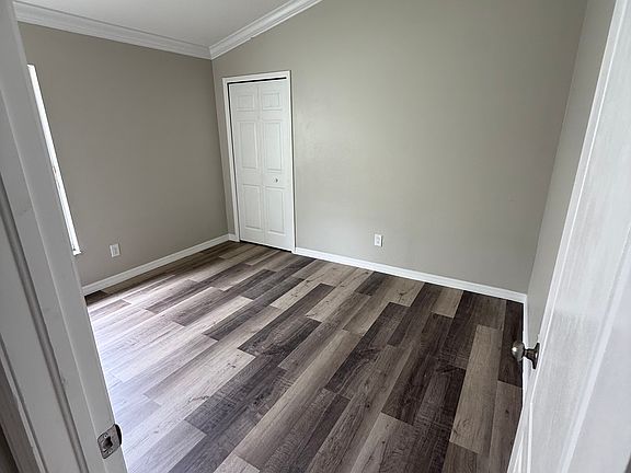 2nd image of 1121 Lumsden Pointe Blvd