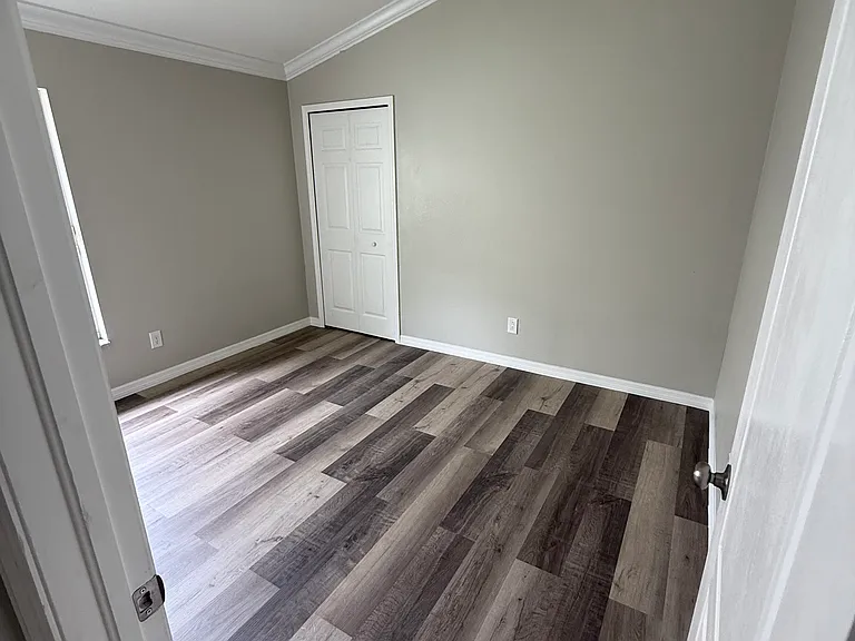 1121 Lumsden Pointe Blvd — Photo 1