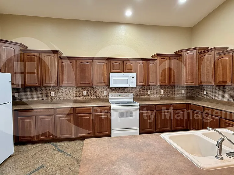 4631 E Buckboard Ct — Photo 5