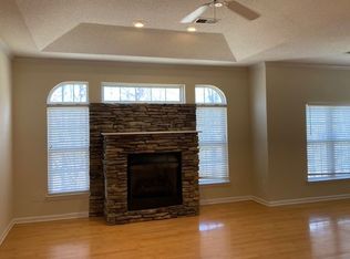 3001 Greystone Pointe #M, Greensboro, NC 27410